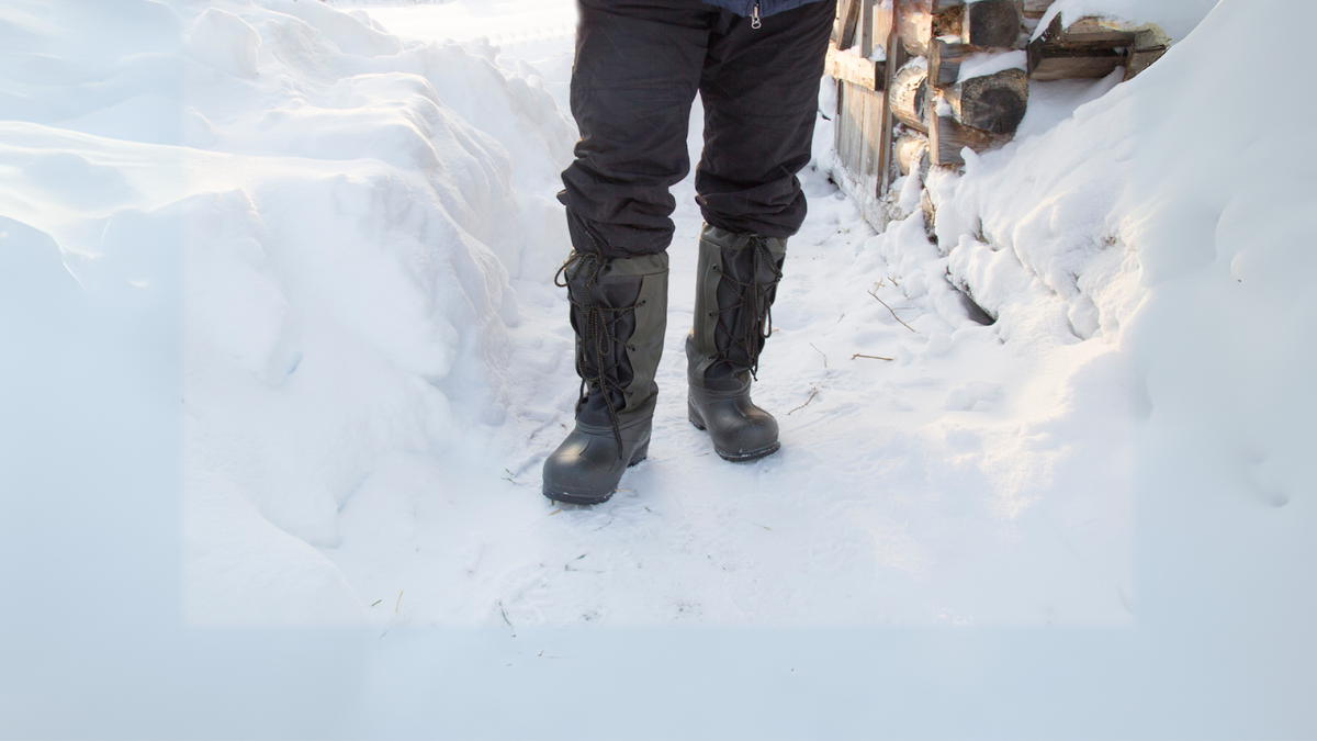 How To Keep Your Feet Warm While Hunting: Best Tips And Gear – WillowAce